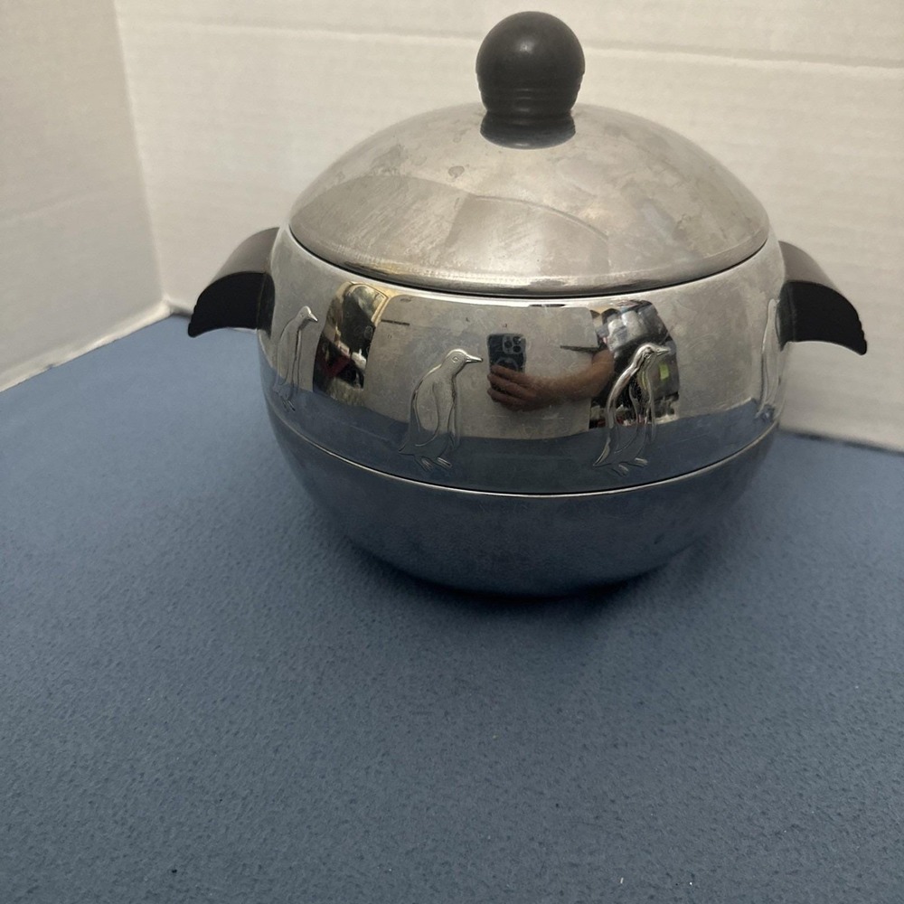 West Bend Penguin Hot & Cold Server w/Lid & Bakelite Handles - 1950s‎ Era